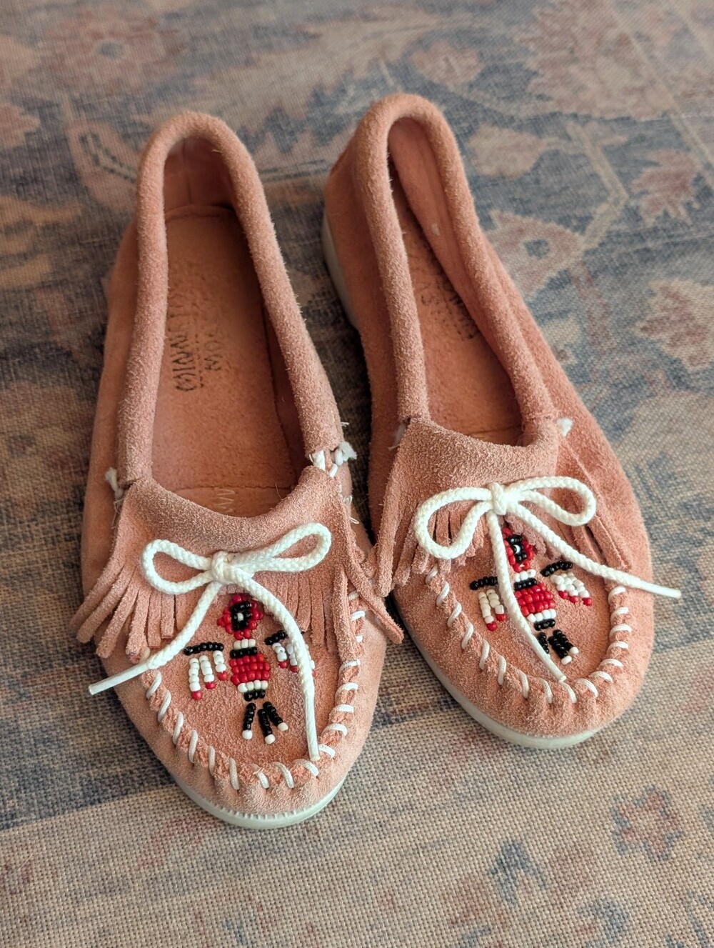 Minnetonka Light Pink Thunderbird Leather Beaded Moccasins - Size 7